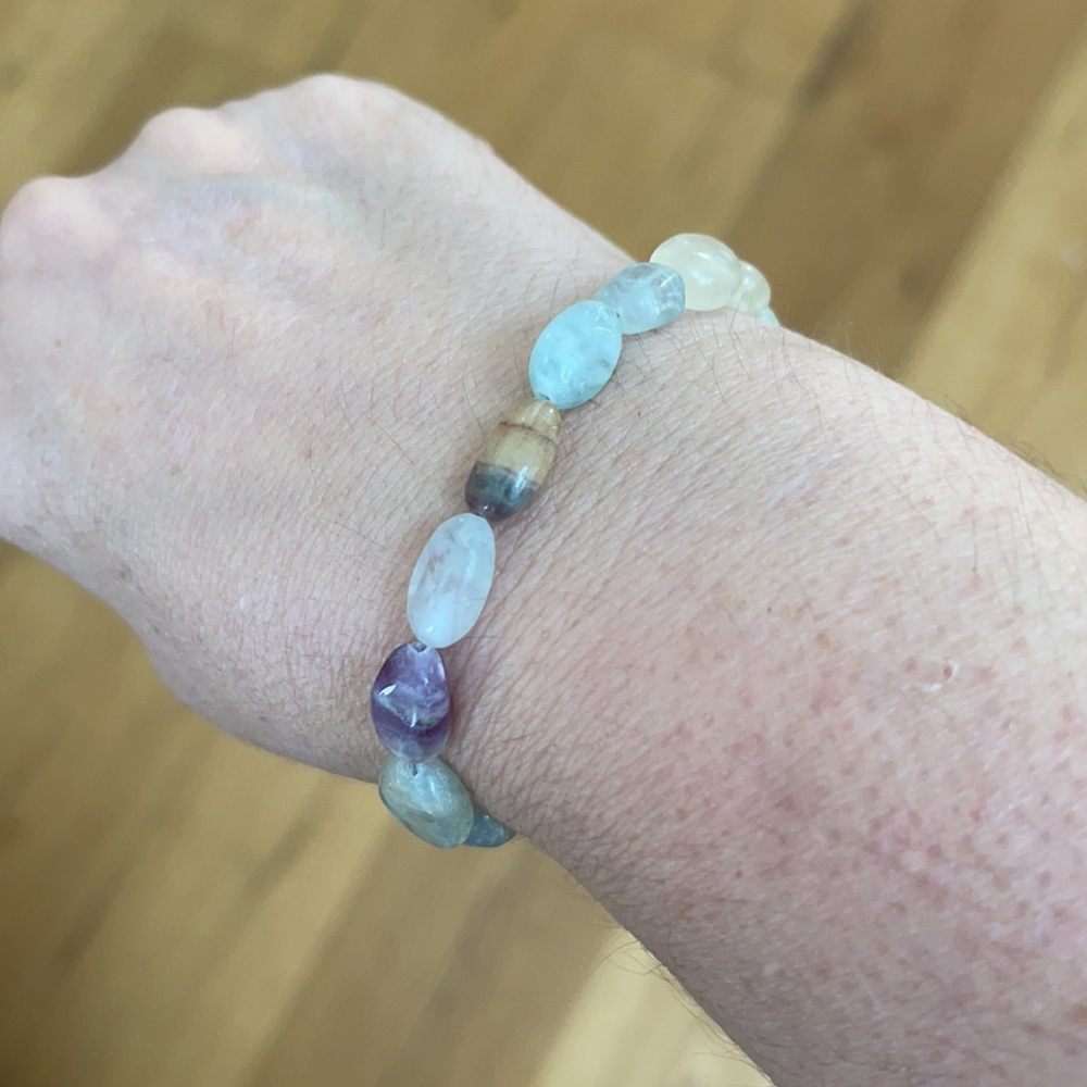 Natural fluorite bead silver tone bracelet - Picture 3 of 7